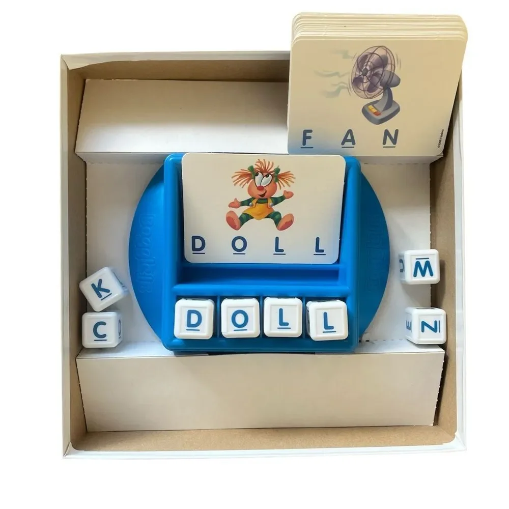 Boggle Junior board game learning spelling making words preschool Age 3 to 6